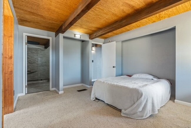 Building Photo - 26120 Deertrail Dr