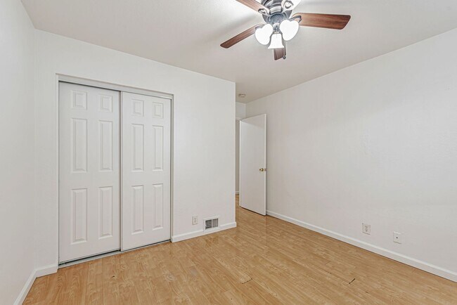 Building Photo - 2 Story Condo in Charry Plaza HOA