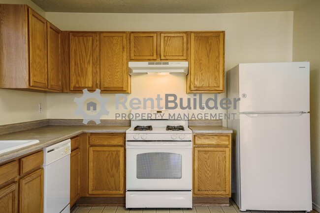 Building Photo - NEW NEW NEW!!! Carpet, Vinyl Flooring, Pai...