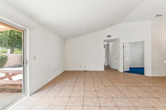 Building Photo - 1934 Easy St