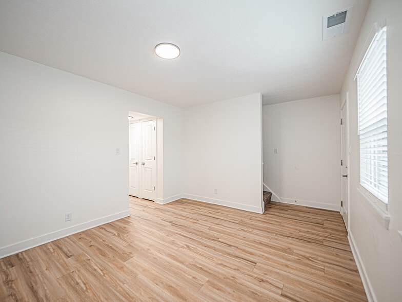 Building Photo - Northbend Townhomes