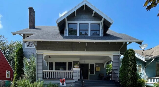 Building Photo - O5245