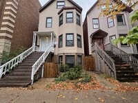 Building Photo - 1140 W Roscoe St