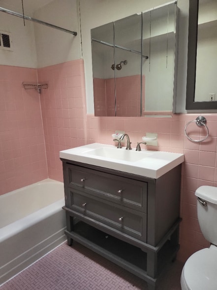 Building Photo - 7314 Devon St