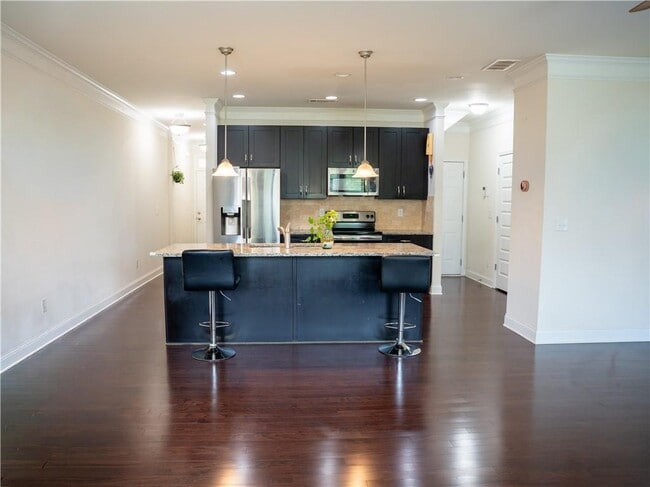 Building Photo - 10643 Naramore Ln