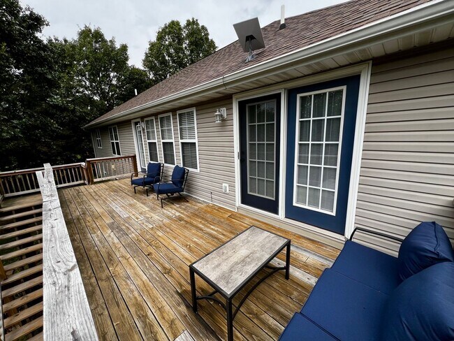 Building Photo - beautiful updated large home
