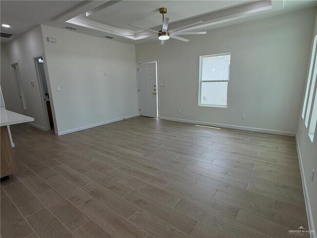 Building Photo - 1302 Rosewood Ln