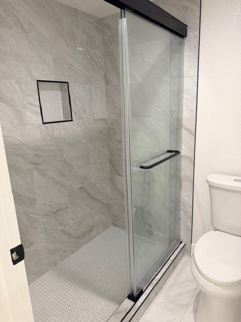 Primary Bathroom - 3031 N Civic Center Plz