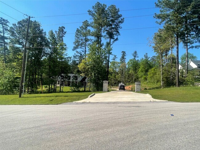 Building Photo - 131 Feldspar Ln