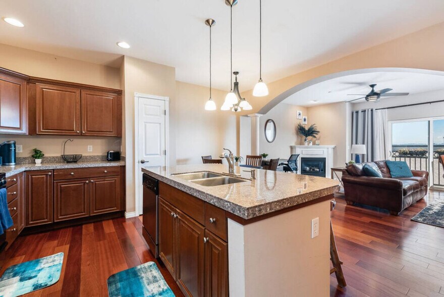 Building Photo - 2325 S G St