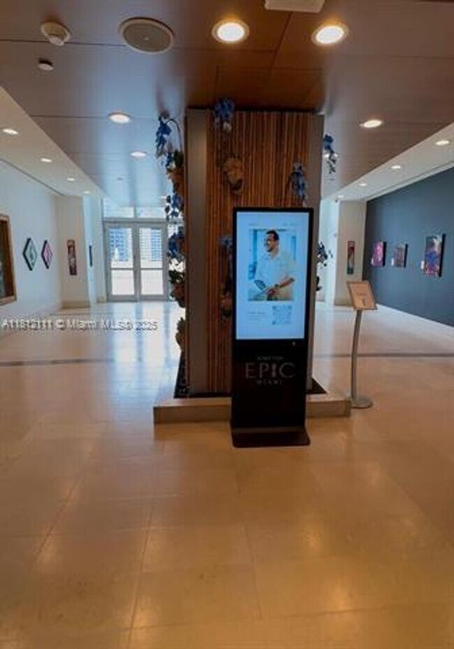 Building Photo - 200 Biscayne Blvd Way