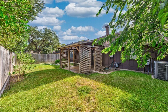 Building Photo - 6818 Brockington Dr