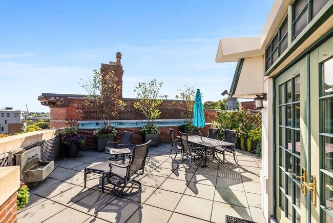 Building Photo - 10 Vernon St