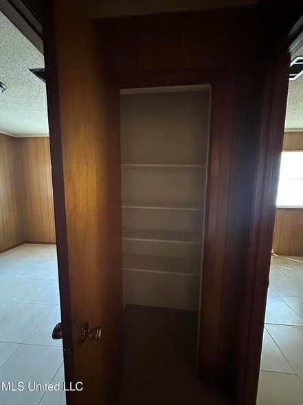 Building Photo - 25 Robbie St