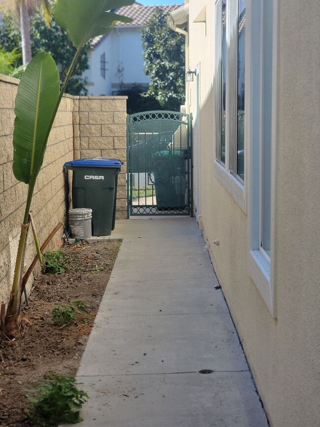 Building Photo - BEAUTIFUL 4 bed/4.0 Bath in the desirable community of Aliso Viejo