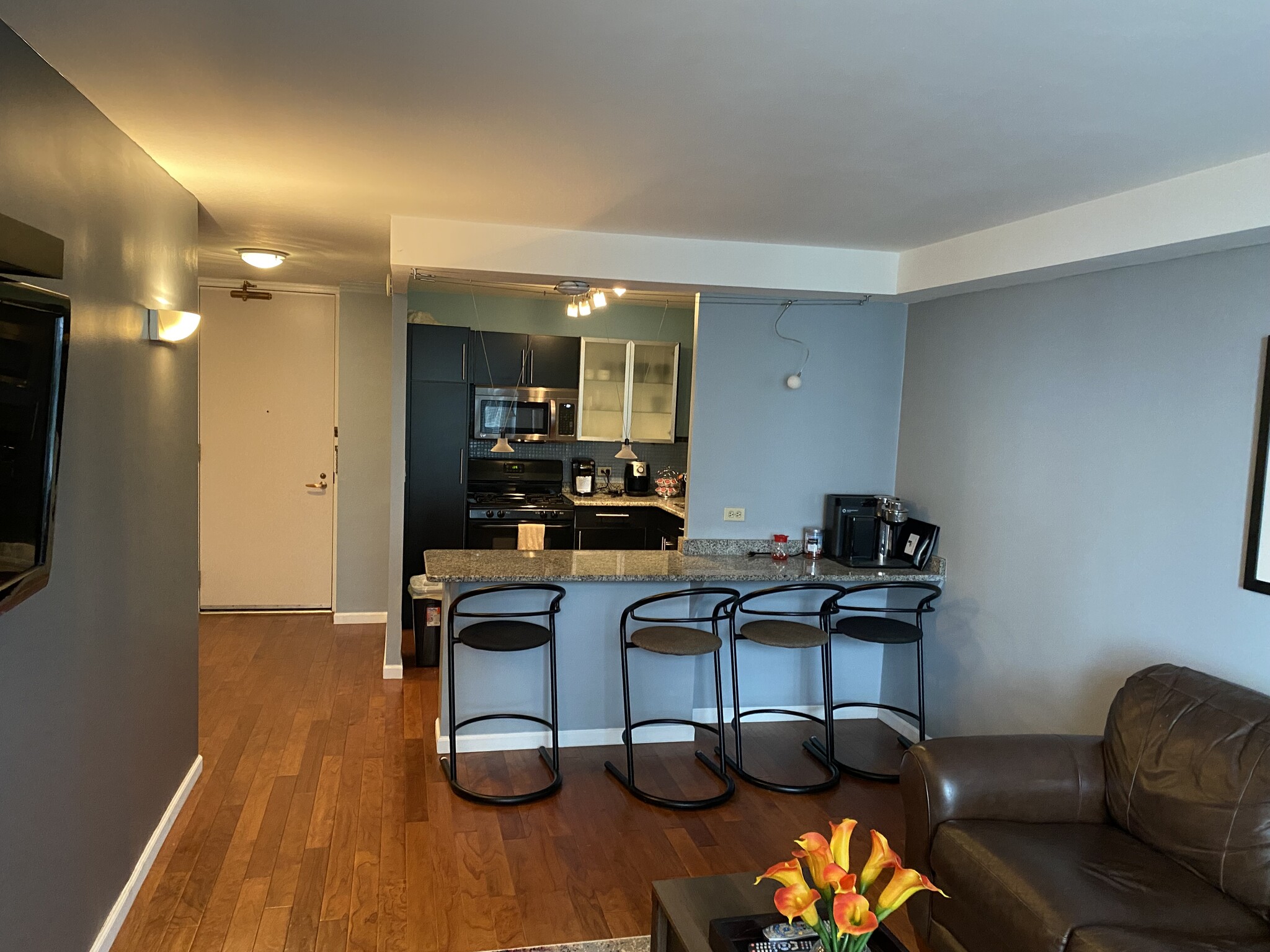 Building Photo - 400 E Randolph St