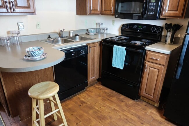Interior Photo - 507 E Clark