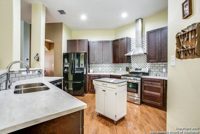Building Photo - 8826 Brae Vista