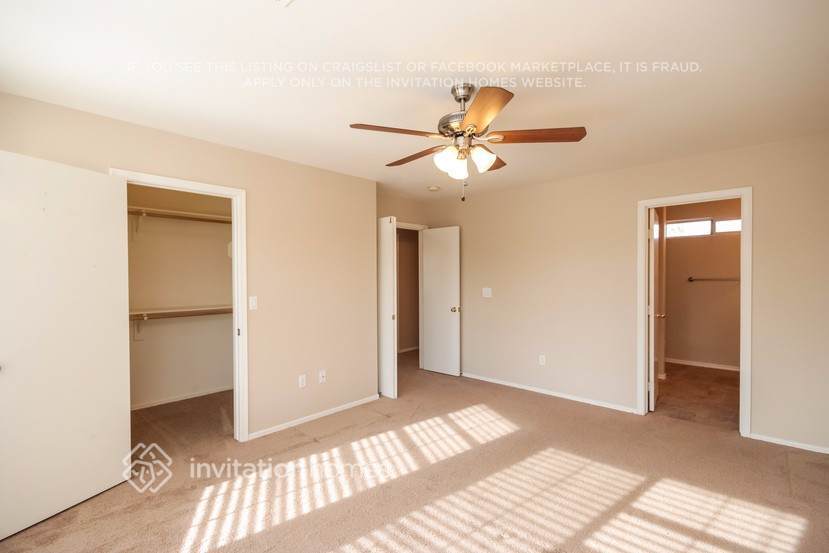Building Photo - 2638 S Raven