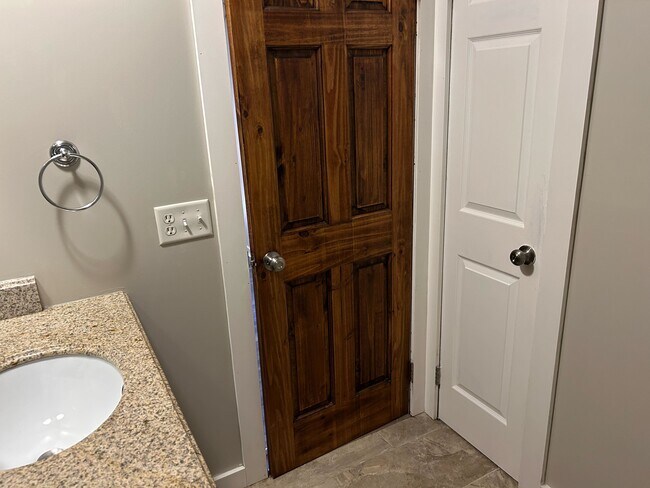 Building Photo - 100 Brittany Dr