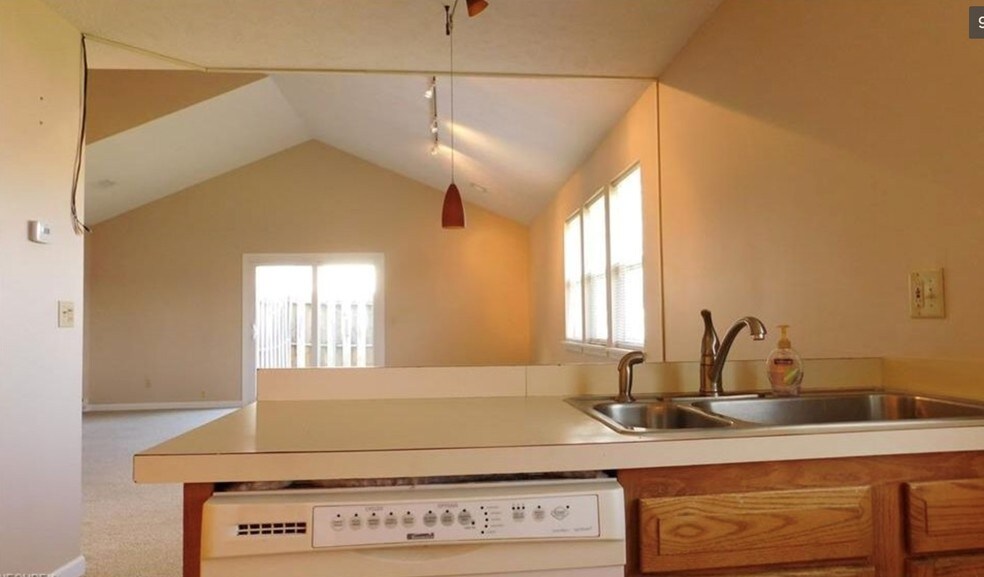 Building Photo - 1559 Olympus Dr