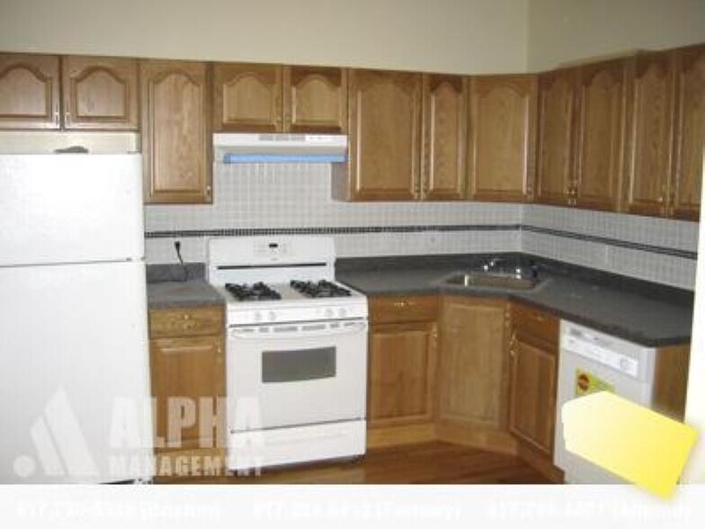 Building Photo - 139 Brook St