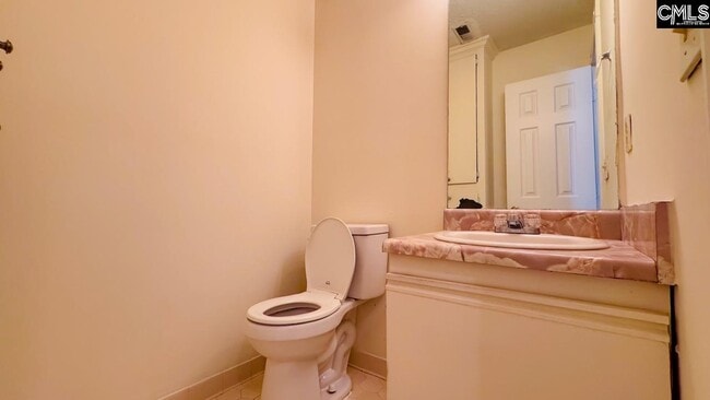 Building Photo - 107 Manorview Ct