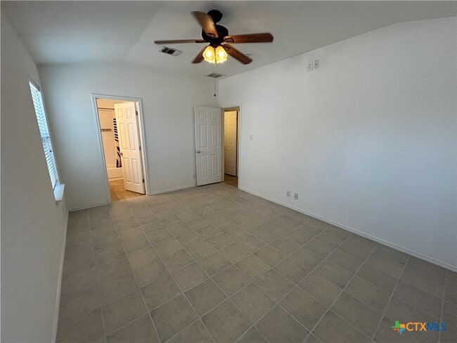 Building Photo - 369 Starling Creek