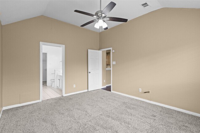 Building Photo - 17819 Scenic Oaks Dr