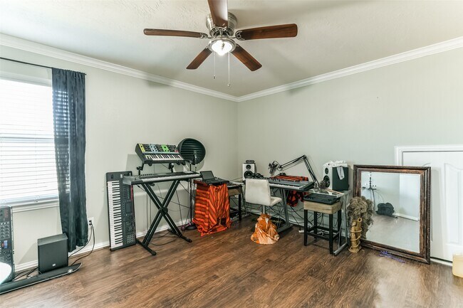 Building Photo - 2889 Flower Creek Ln