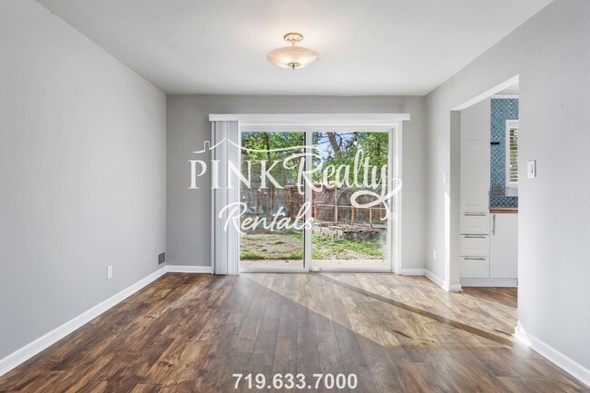 Building Photo - 2112 Templeton Gap Rd
