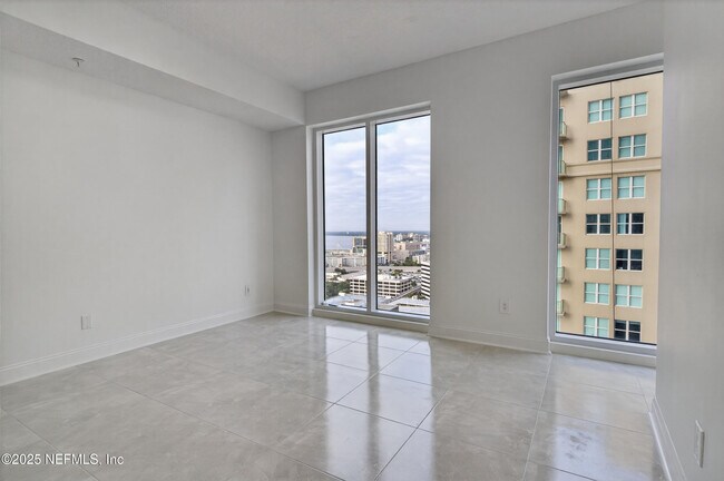 Building Photo - 1431 Riverplace Blvd