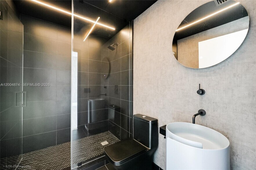 Building Photo - 788 NE 23rd St