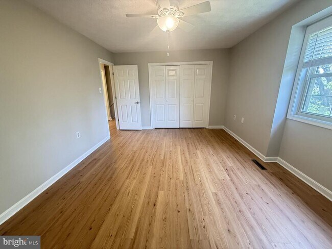 Building Photo - 824 Appleseed Ct