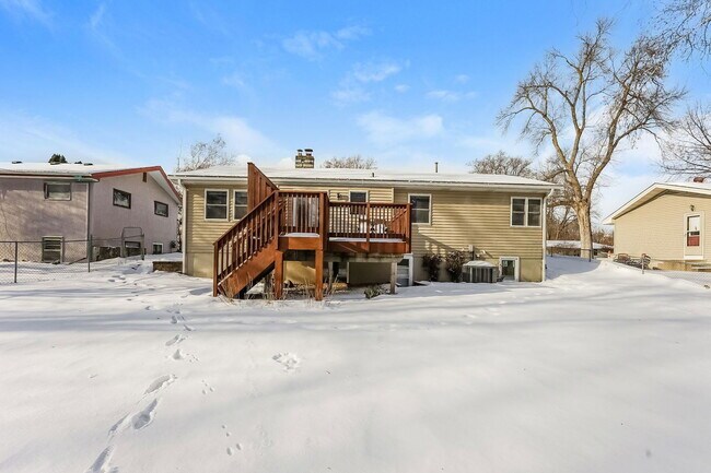 Building Photo - 4624 Maryland Ave N