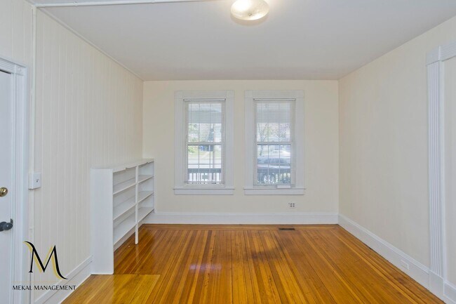 Building Photo - 208-210 Fort Pleasant Ave