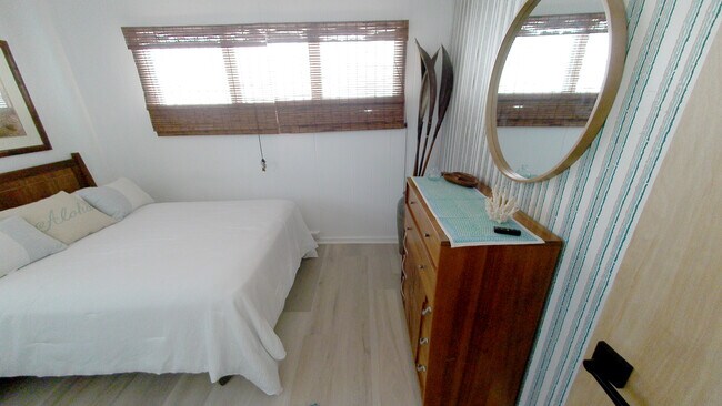 3rd bedroom with vintage dresser - 426 Ilimano St