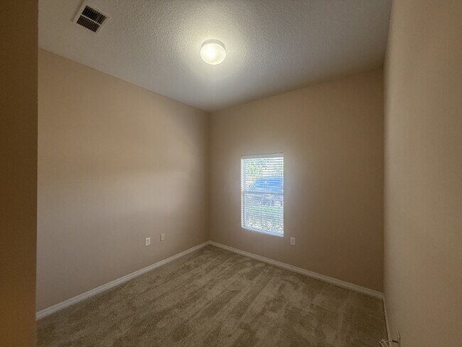 Building Photo - FOR RENT:  3 BEDROOM 2 BATHROOM CONDO LOCATED IN TIMBER RUN