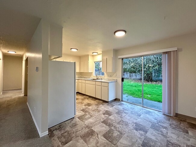 Building Photo - Freshly Updated 3-Bedroom Home with Spacious Backyard and Garage