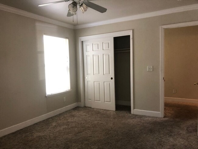 Building Photo - **Reserve for NOW SUMMER 2026** Beautiful Home Close to Downtown Chico