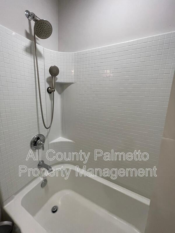 Building Photo - 577 McLernon Trce