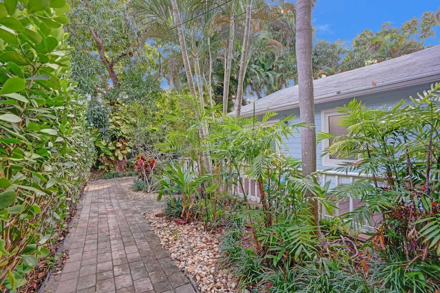 Building Photo - 1115 SW 4th St