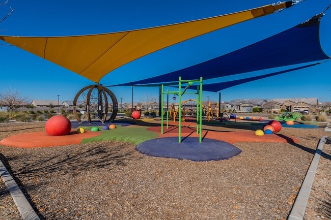 Building Photo - Large Home with Perfect Location in Cadence