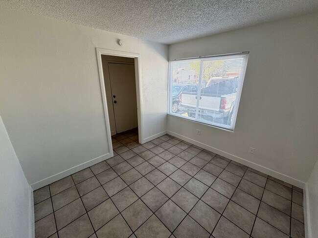Building Photo - 2036 Crawford St