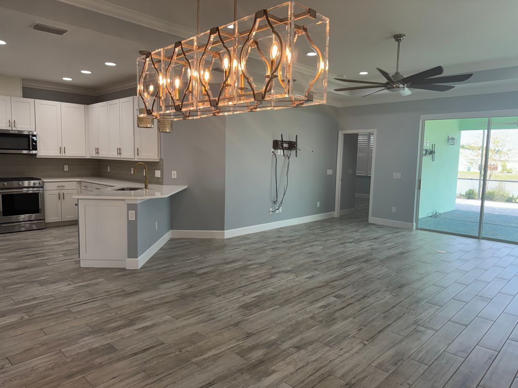 Building Photo - 432 Good Life Wy