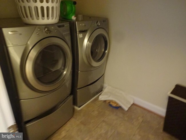 Building Photo - 13204 Beaver Terrace