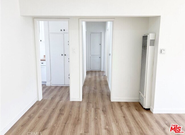 Building Photo - 510 E Arbor Vitae St