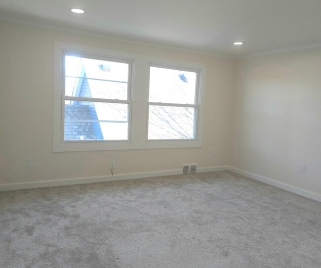 Building Photo - 2838 Ridge Rd