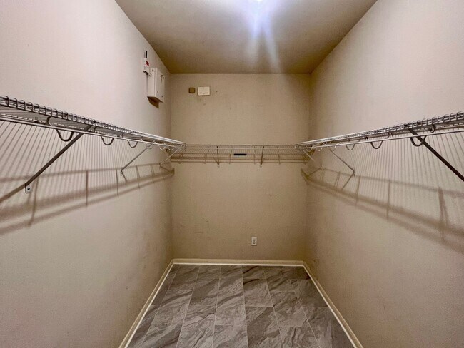 Building Photo - 7710 Sapulpa Ln