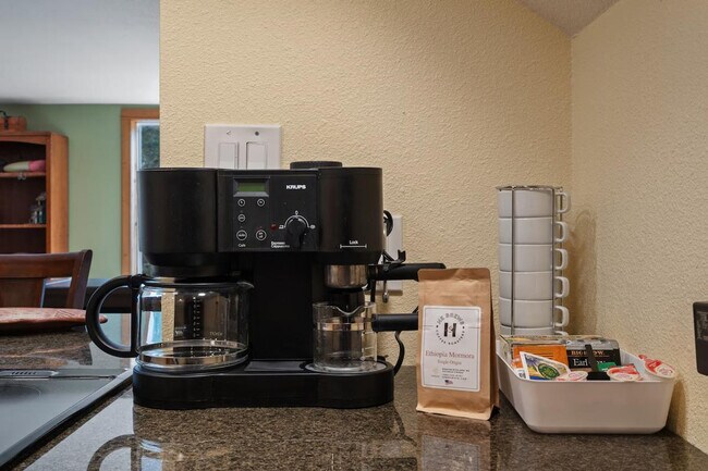 Building Photo - 11582 Washougal River Rd